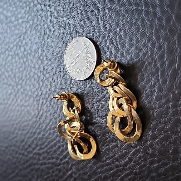 VTG Monet earrings - Picture 7 of 7